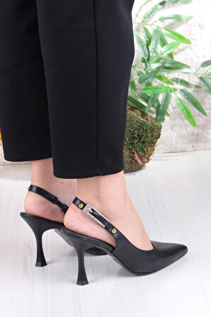 Fort 086-5047 Fls Önü Kapalı Taşlı Toka Detaylı Arkası Açık Topuklu Ayakkabı