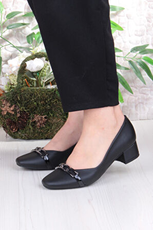 Fort 16504 Erdem Toka Detaylı Alçak Topuklu Kadın Ayakkabı