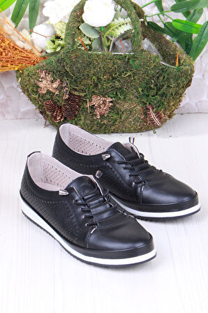 Fort 703 Anatomik Rahat Lazer Baskılı Delikli Lastik Bağcıklı Kadın Ayakkabı