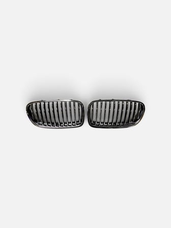 BMW F10 5 SERİSİ LCİ ÖN BÖBREK PANJUR TAKIMI KROM SAĞ SOL SET