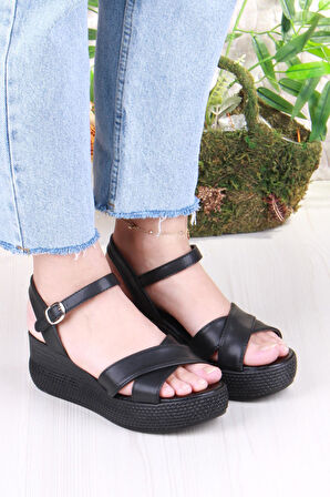 Fort 05-7008 Soft Rahat Toka Detaylı Dolgu Taban Çapraz Bant Kadın Sandalet