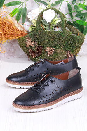 Mehmet Mete 1005 Rahat Lastik Bağcıklı Delikli Hakiki Deri Kadın Ayakkabı