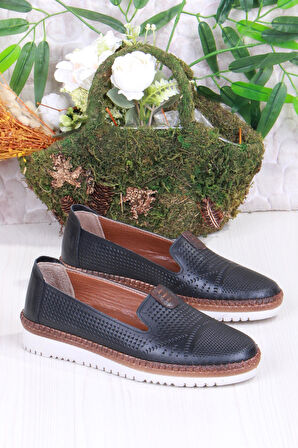 Mehmet Mete 1008 Rahat Lazer Delikli Hakiki Deri Kadın Ayakkabı