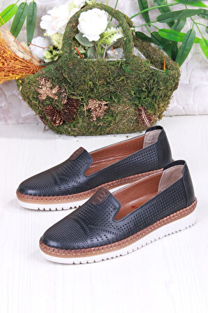 Mehmet Mete 1008 Rahat Lazer Delikli Hakiki Deri Kadın Ayakkabı