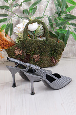 Fort 086-1001 Fls Saten Baskılı Arkası Açık Önü Kapalı Topuklu Kadın Ayakkabı