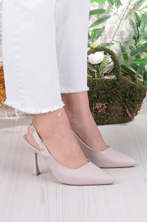 Fort 086-5047 Fls Önü Kapalı Taşlı Toka Detaylı Arkası Açık Topuklu Ayakkabı