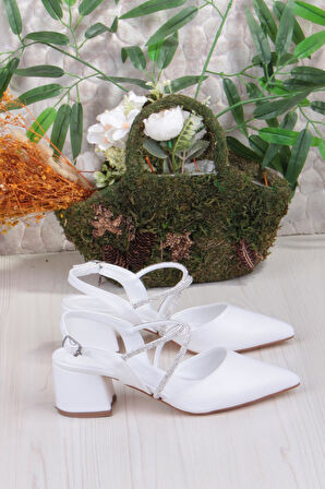 Fort 110-411 Çapraz Taşlı Arkası Açık Klasik Topuklu Kadın Ayakkabı