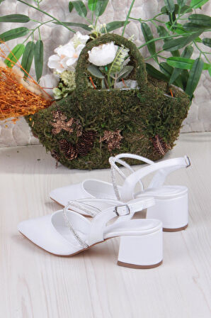 Fort 110-411 Çapraz Taşlı Arkası Açık Klasik Topuklu Kadın Ayakkabı