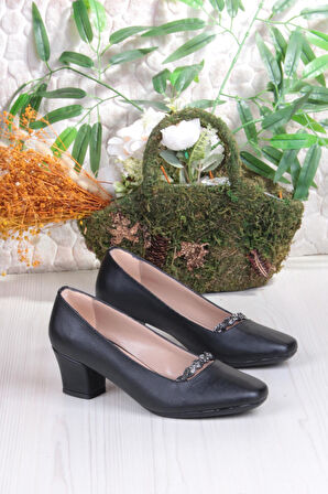 Fort 168689 Nur Taş Detaylı Alçak Topuklu Kadın Ayakkabı