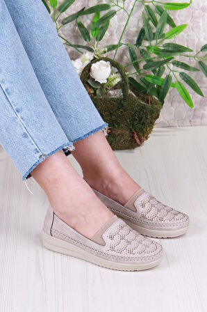 Fort 2036 Lara Comfort Hafif Rahat Baskı Ve Taş Detaylı Kadın Ayakkabı