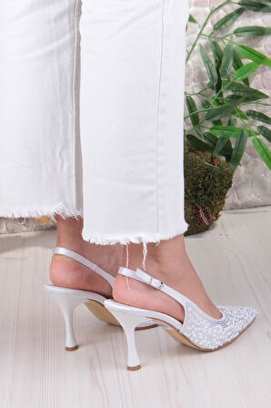 Fort 3668 Uraz Boncuk Taş Detaylı Arkası Açık Önü Kapalı Topuklu Kadın Ayakkabı