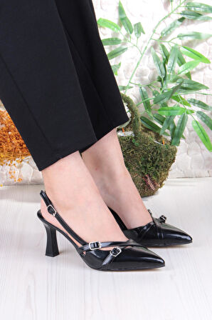 Fort 3669 Uraz Rugan Toka Detaylı Arkası Açık Önü Kapalı Topuklu Kadın Ayakkabı