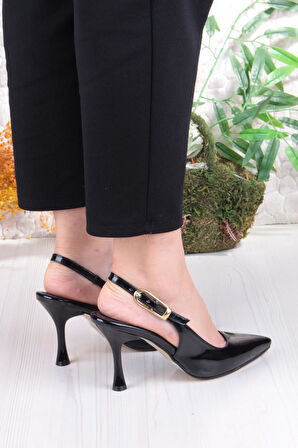 Fort 3670 Uraz Rugan Toka Detaylı Arkası Açık Önü Kapalı Topuklu Kadın Ayakkabı