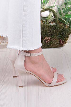 Fort 1100 Arena Cilt Şık Zarif Tek Bant İnçe Topuklu Kadın Ayakkabı