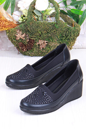 Fort Sdf B-01 Siyah Hafif Taş Baskılı Dolgu Taban Şık Kadın Günlük Ayakkabı