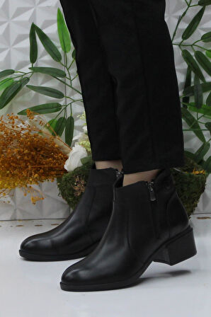 Mehmet Mete Frida 4204 Siyah Rahat Esnek Sıcak Astar Hakiki Deri Kadın Bot