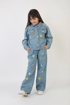 Kız Çocuk Çiçek Nakışlı Kot Takım – %100 Pamuk Denim Ceket ve Pantolon – Günlük Rahat Jean Kombin