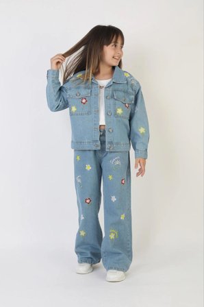 Kız Çocuk Çiçek Nakışlı Kot Takım – %100 Pamuk Denim Ceket ve Pantolon – Günlük Rahat Jean Kombin