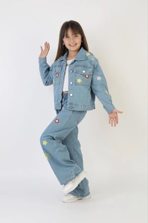Kız Çocuk Çiçek Nakışlı Kot Takım – %100 Pamuk Denim Ceket ve Pantolon – Günlük Rahat Jean Kombin