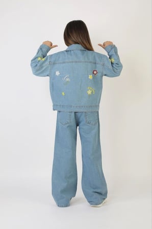 Kız Çocuk Çiçek Nakışlı Kot Takım – %100 Pamuk Denim Ceket ve Pantolon – Günlük Rahat Jean Kombin
