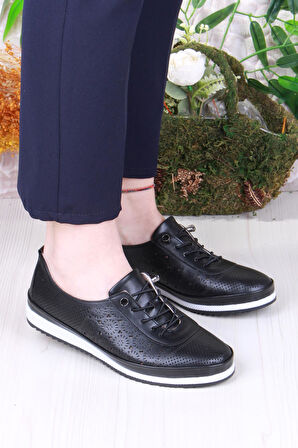 Fort 701-3 Anatomik Rahat Lazer Baskılı Delikli Lastik Bağcıklı Kadın Ayakkabı