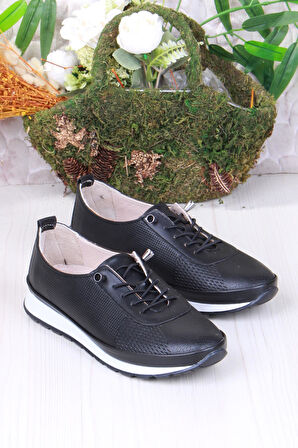 Fort 701-5 Anatomik Rahat Lazer Baskılı Lastik Bağcıklı Kadın Ayakkabı