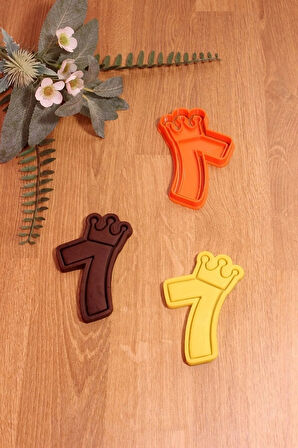 Taçlı 7 Yedi Rakam Kurabiye Kalıbı Ve Hamur Şekillendirici