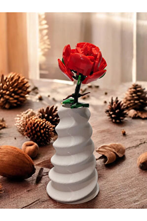 Wobbly Dalgalı İskandinav Tarz Vazo Özel Tasarım Dekoratif Vazo Biyoplastik Beyaz