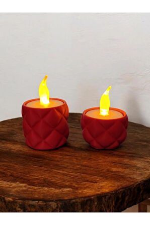 Kapitone Kumaş Desenli Alev Efektli Titreyen Led Mumlu Ve Mumluk Kırmızı 2'li Set