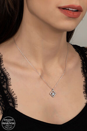SWAROVSKİ CRYSTAL TEK TAŞ  925 AYAR GÜMÜŞ KOLYE
