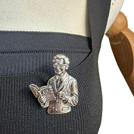 Uretti - Melik 9215 7971 Öğretmen Figürlü Broş / Yaka İğnesi