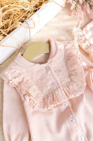 güpürlü şapkalı bebe yakalı 100% pamuk kız bebek tulum