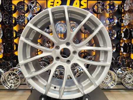 4 Adet BORBET ORIJINAL 8.5-9.5*20 5*120 ET51 72.6 SILVER JANT REVİZE EDİLMİŞ (Takım)