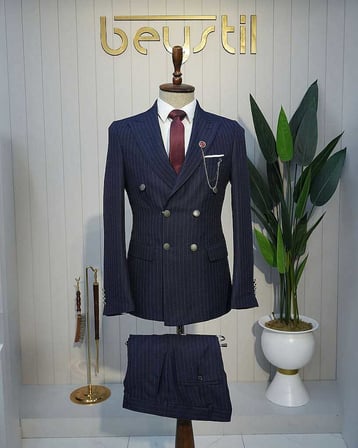 Beystil Sivri Yaka Lacivert Çizgili Kruvaze Takım Elbise Togo - Slim Fit