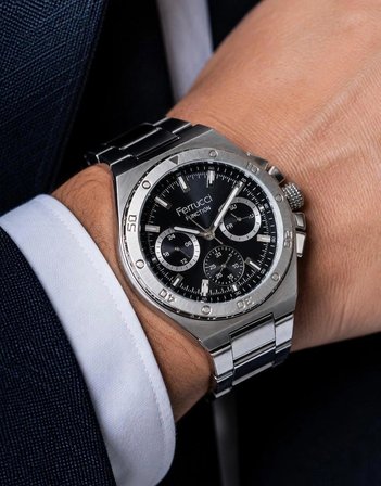 Ferrucci Spor Model Çelik Kordon ve Kasa Fonksiyonlu ve Takvimli Erkek Kol Saati