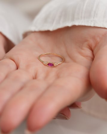 Debora Jewelry 14 Ayar Altın Markiz Model Pembe Taşlı Yüzük
