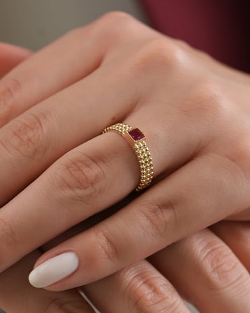 Debora Jewelry 14 Ayar Altın Kare Model Pembe Taşlı Yüzük