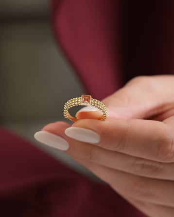 Debora Jewelry 14 Ayar Altın Kare Model Şampanya Taşlı Yüzük