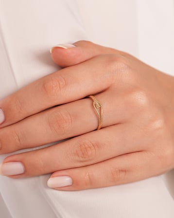 Debora Jewelry 14 Ayar Altın Taşlı Halat Model Yüzük