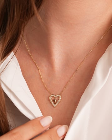 Debora Jewelry 14 Ayar Altın Kalpli Taşlı Kolye