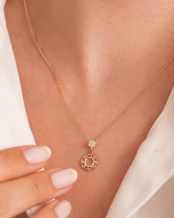 Debora Jewelry 14 Ayar Altın Çiçek Tasarımlı Taşlı Kolye