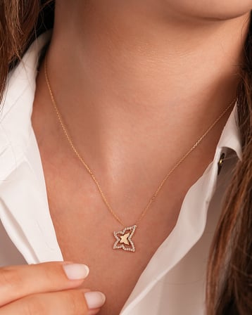 Debora Jewelry 14 Ayar Altın Taşlı Kelebek Detay Kolye