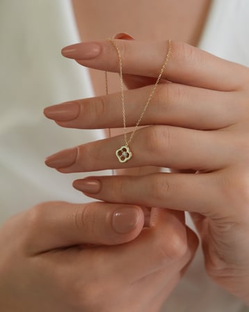Debora Jewelry 14 Ayar Altın Zirkon Taşlı Yonca Kolye