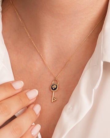 Debora Jewelry 14 Ayar Altın Çiçekli Mineli Kilit Lacivert Kolye
