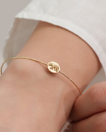 Debora Jewelry 14 Ayar Altın Fil Kabartmalı Kelepçe Bileklik