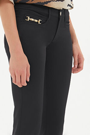 Siyah Cebi aksesuarlı boru paça pantolon 40943 | 40