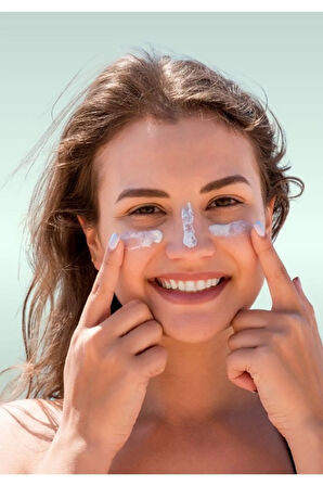 50 Spf Leke Karşıtı Yüz Güneş Kremi 50 ml