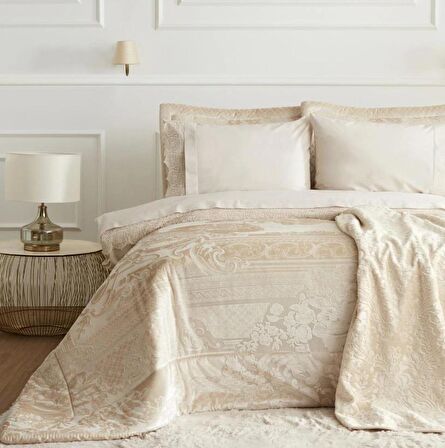 Karaca Home Valeria Queen Gold 8 Parça Çeyiz Seti