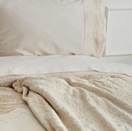 Karaca Home Valeria Queen Gold 8 Parça Çeyiz Seti