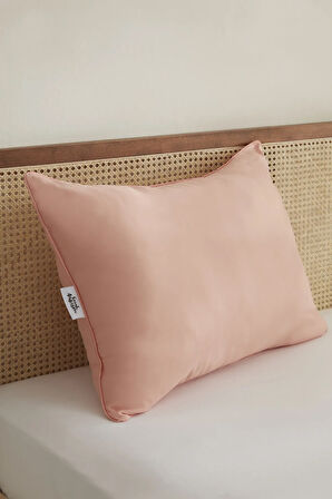 Sarah Anderson Mikrofiber Yastık Somon